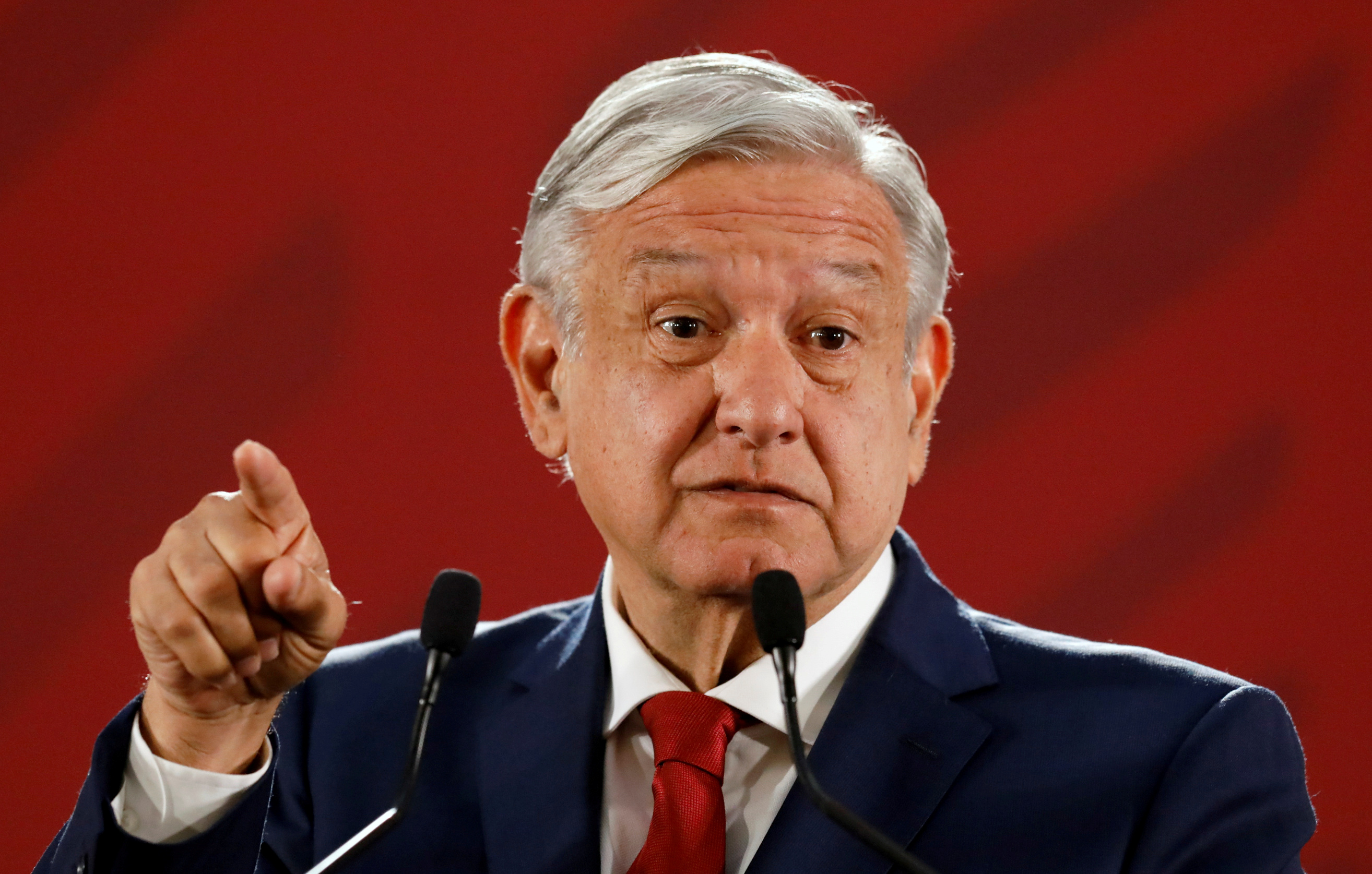 López Obrador, sobre salida de Evo Morales: Le dije que no queremos dictaduras militares, democracia sí, militarismo no