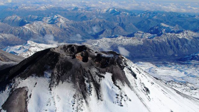 Volcán Chillan, Chile, imagen referencial