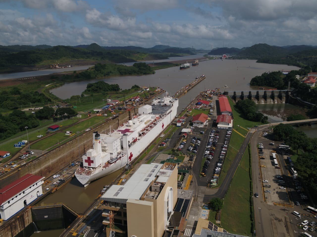 El Buque Hospital inicia atención humanitaria en el Caribe panameño