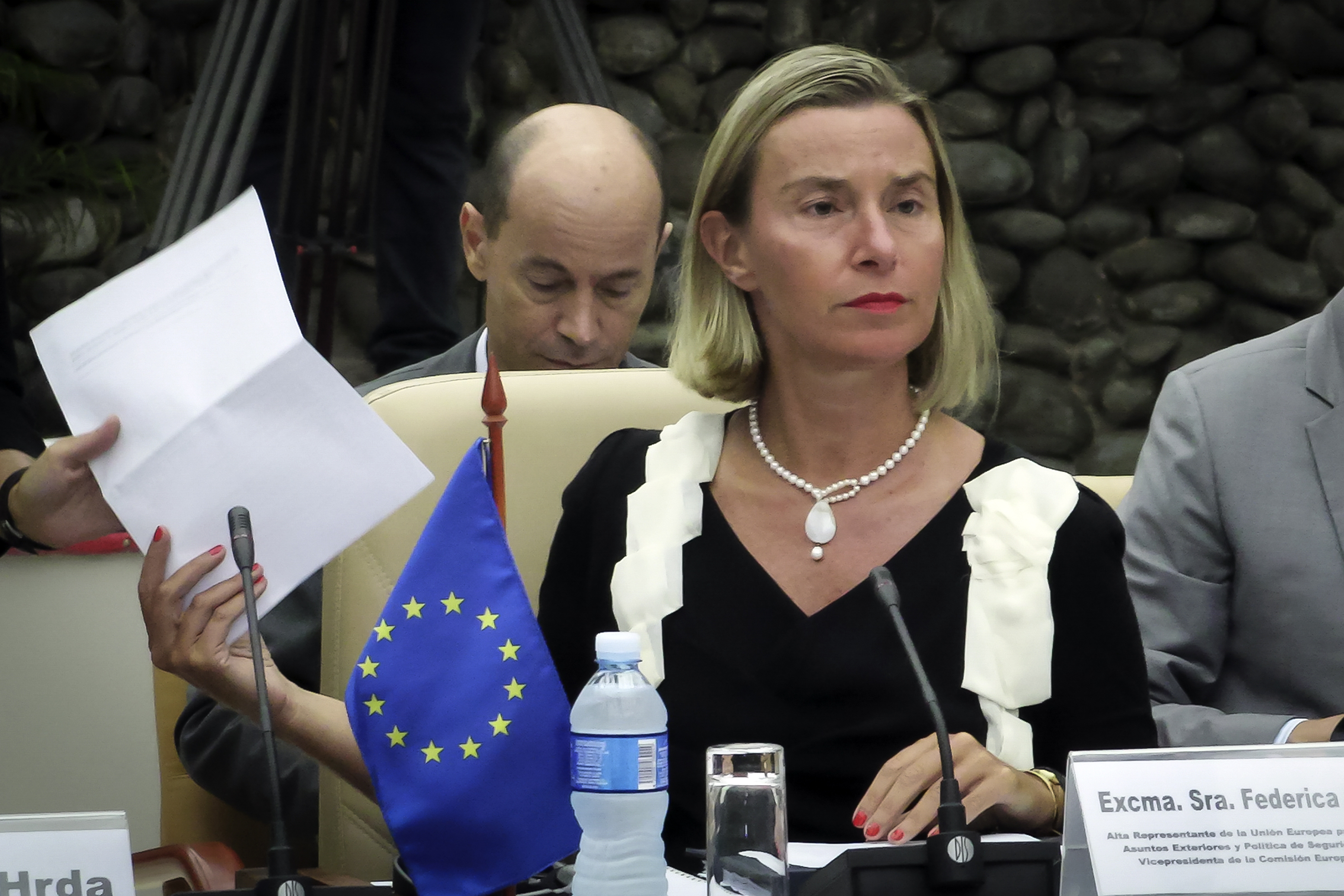 Mogherini instó por la reanudación del diálogo entre delegaciones de Guaidó y Maduro