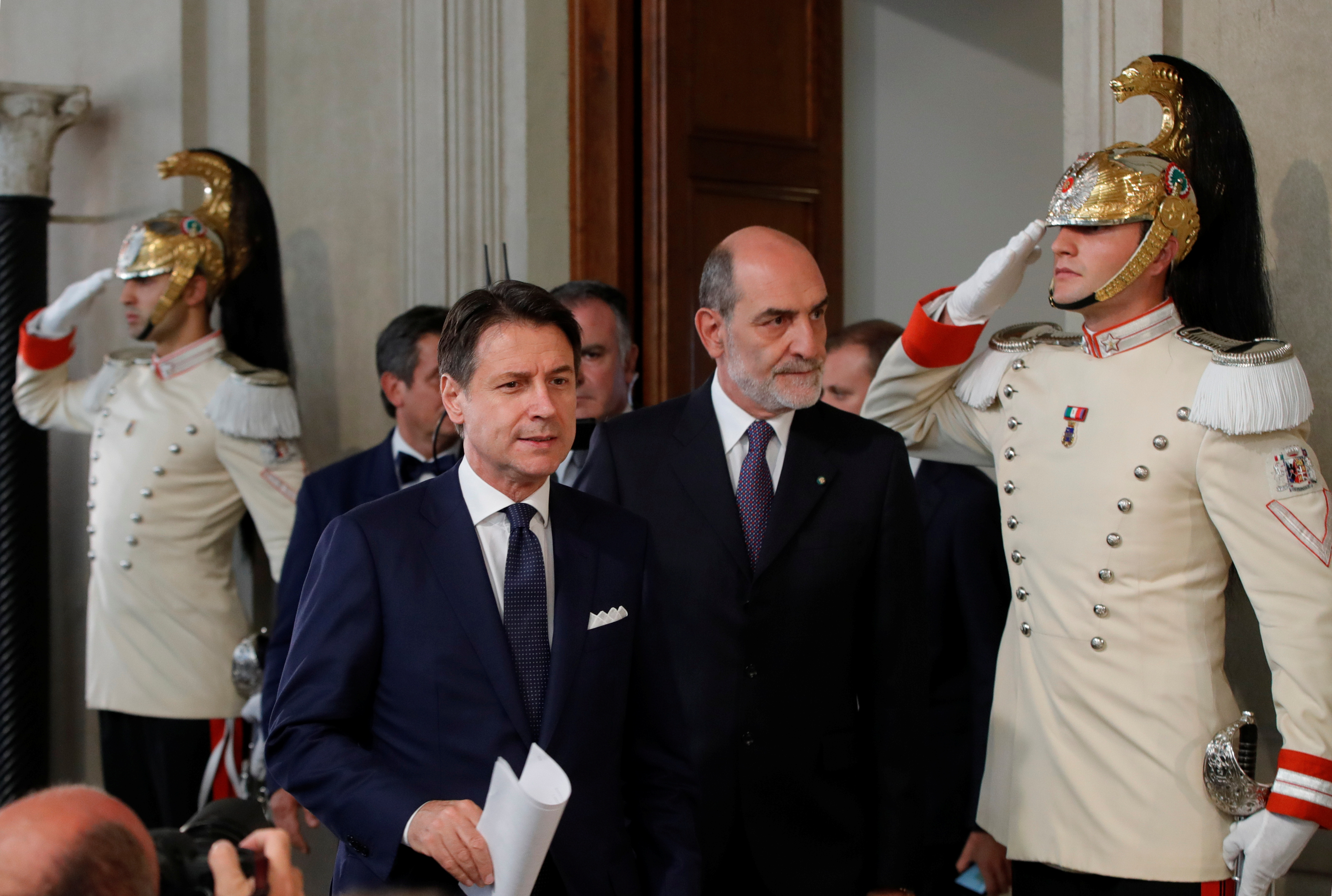 Forman nuevo gobierno en Italia, que prestará juramento el jueves