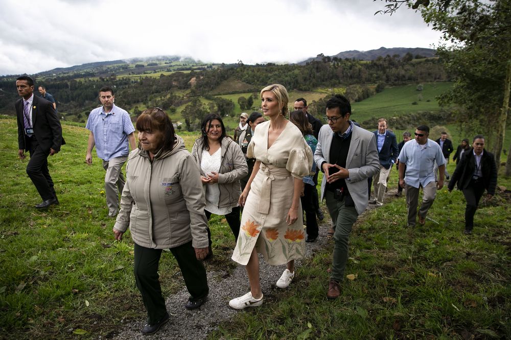 Ivanka Trump visitó a migrantes venezolanos en un campamento colombiano (Video)