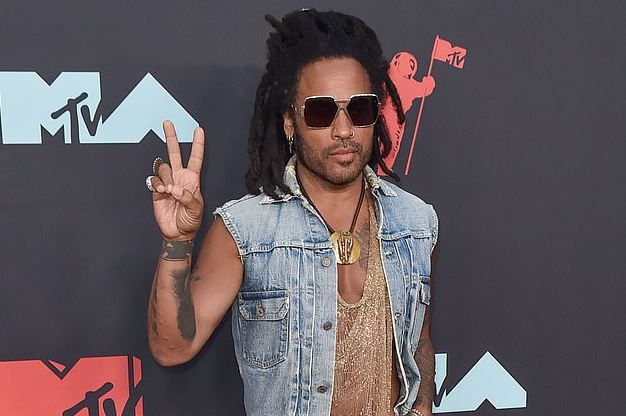 ¡Insólito! Lenny Kravitz pidió ayuda a sus fanáticos para recuperar… ¡sus lentes de sol!