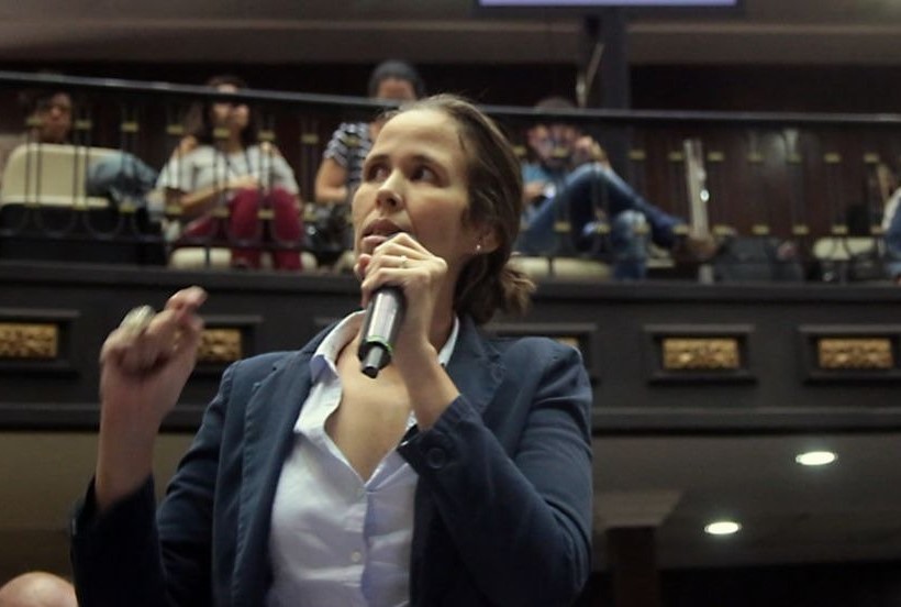 “Ejercer las labores humanitarias en un contexto de persecución y dictadura es un reto”, aseguró la diputada Bolívar