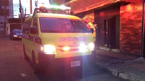 Hombre llegó con globos a un bar y asesinó a tres mujeres en Guatemala