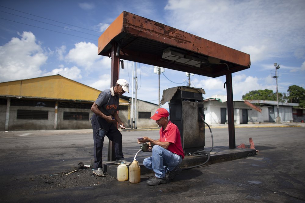 AN: La crisis de la gasolina afianza la corrupción