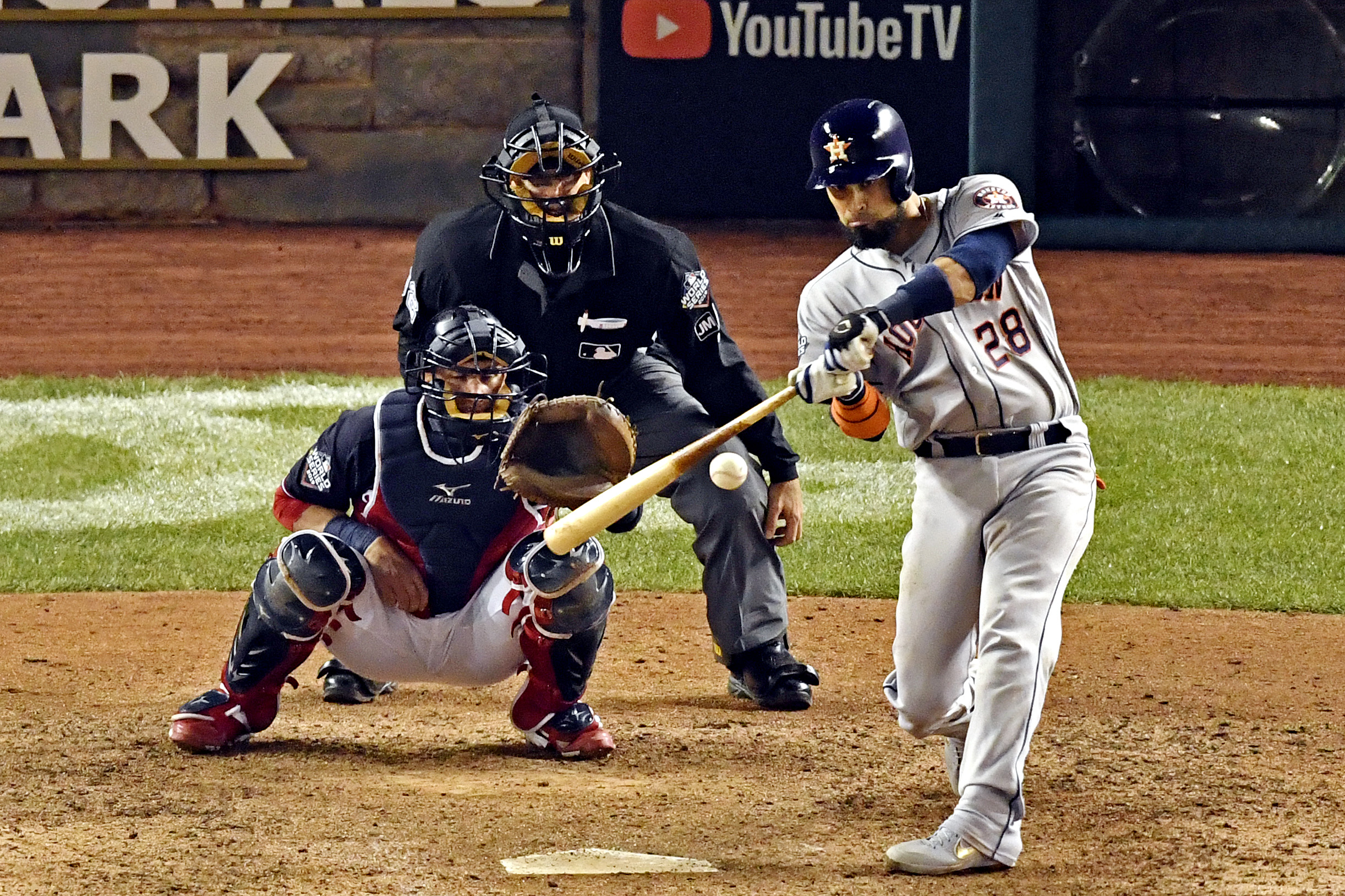 El venezolano Robinson Chirinos, entre los grandes tras jonrones consecutivos en Serie Mundial