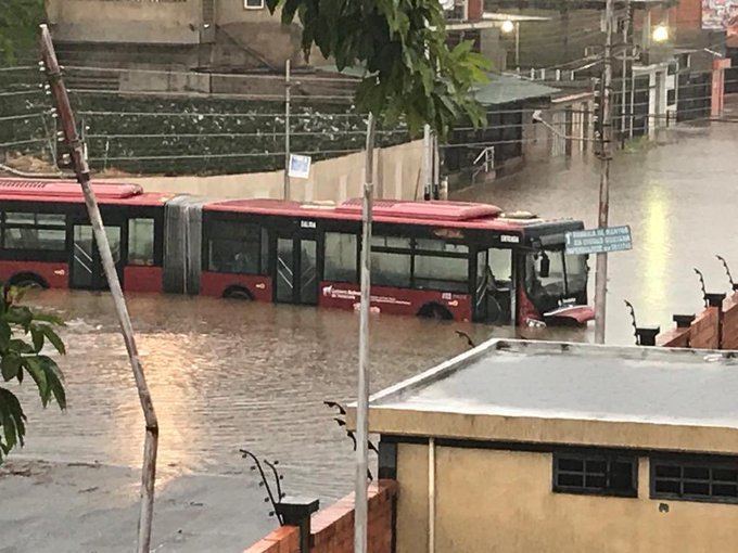 Así amanecieron algunas zonas en Guayana luego de varias horas de lluvia #10Oct