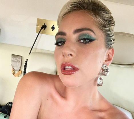 Lady Gaga mostró TODO en su jacuzzi (Foto)