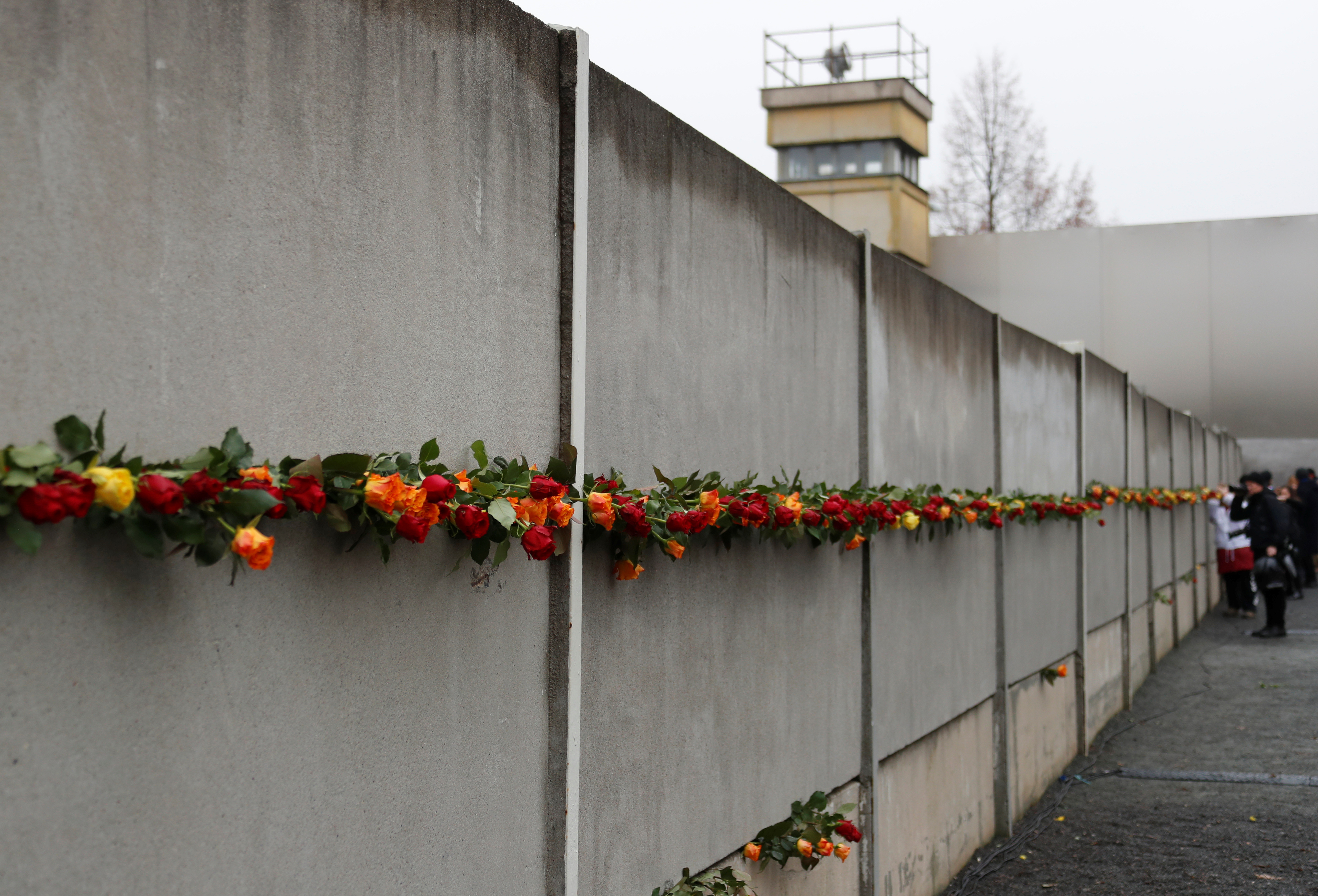 Alemania recuerda los 30 años de la caída del Muro de Berlín en un ambiente de discordia