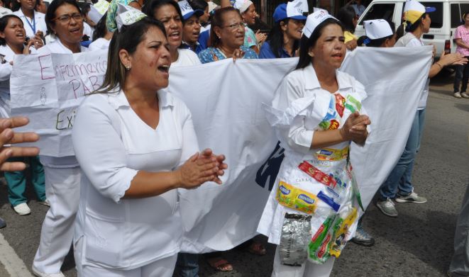 Profesionales de la enfermería en Barinas están “de luto por el salario” (Video)