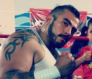 Balean a luchador en plena función de lucha libre (FOTO)