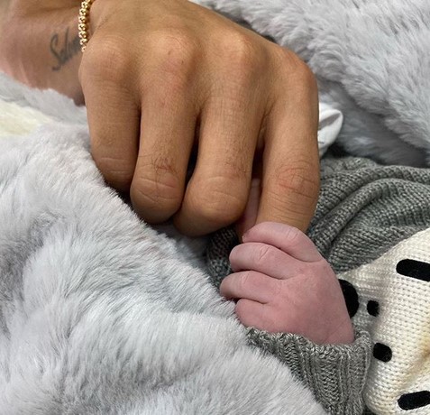 La familia de James está feliz con el nuevo integrante (Fotos)