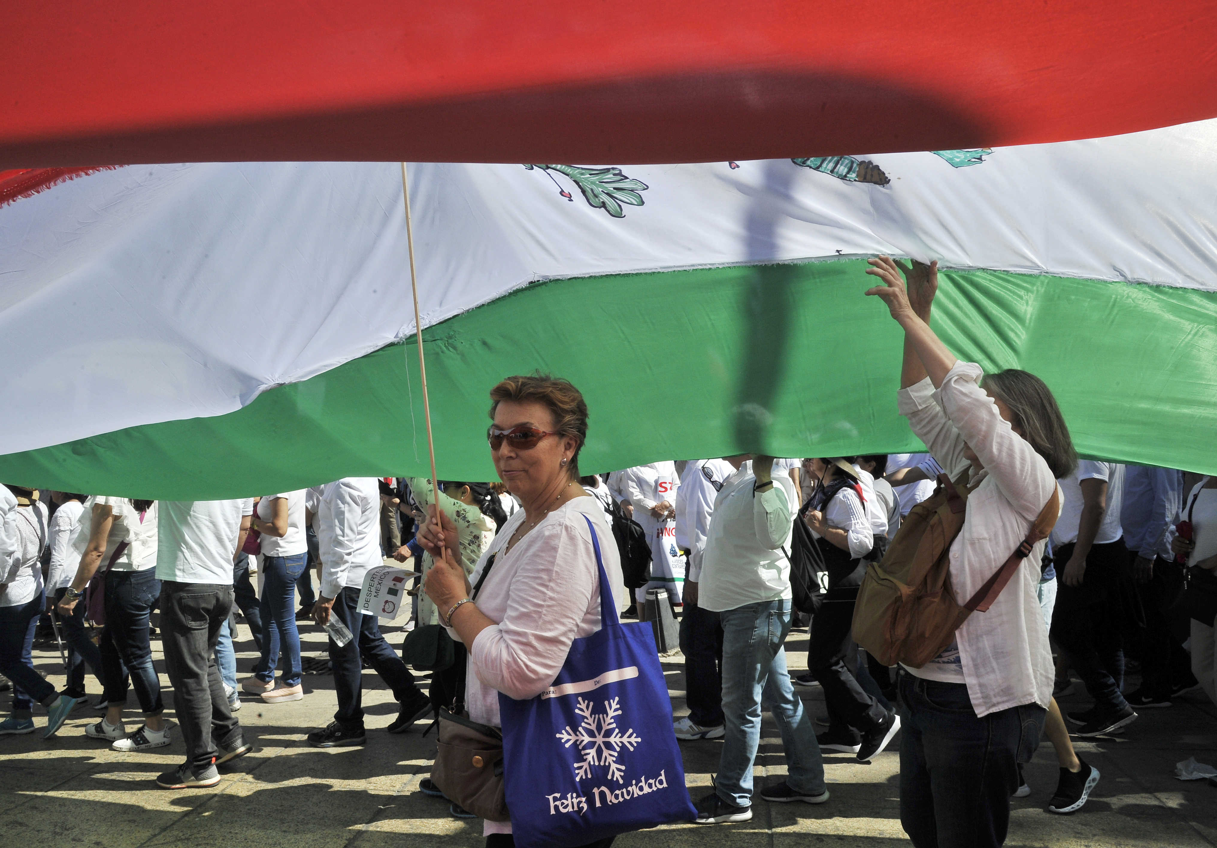 Marchan en Ciudad de México contra la gestión de López Obrador