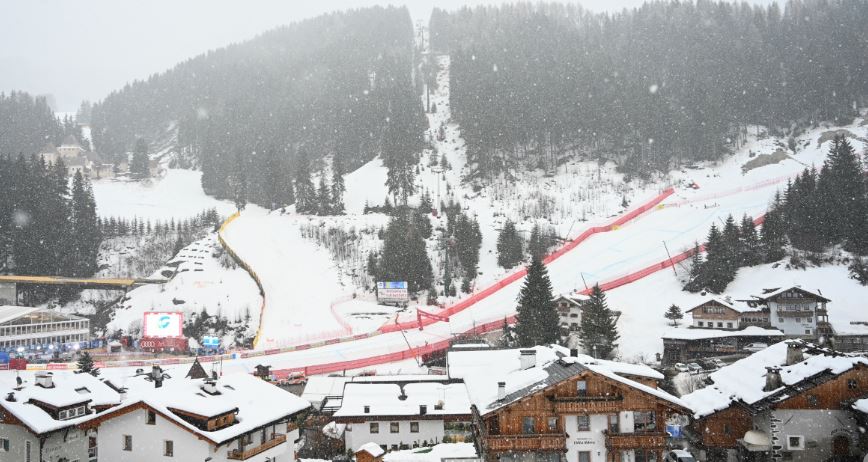 Tres muertos, dos de ellos niñas, en una avalancha en Italia