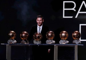 La prensa española se rinde al sexto Balón de Oro de Messi (Portadas)