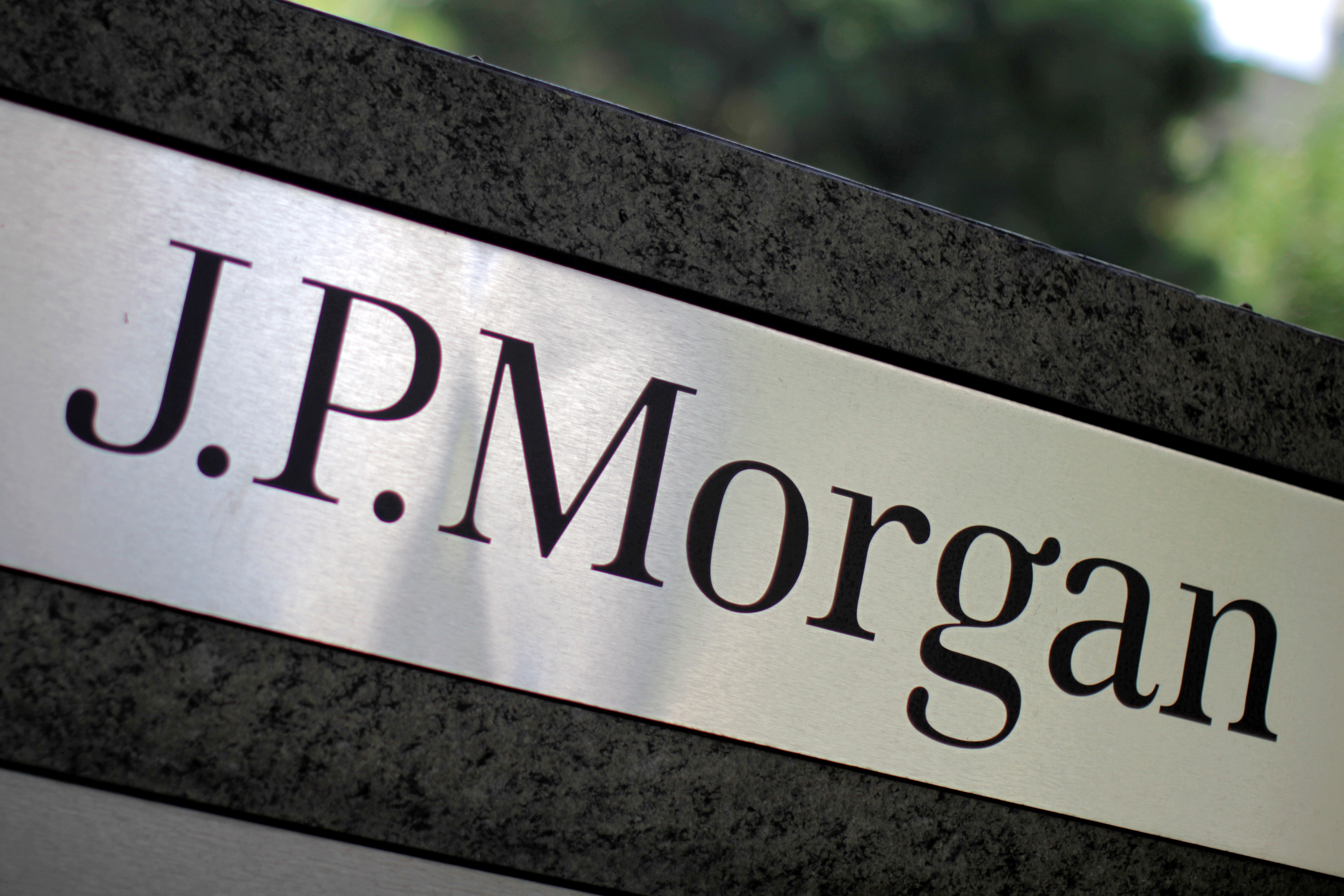 JPMorgan sube estimación precio crudo 2020 ante recortes OPEP+