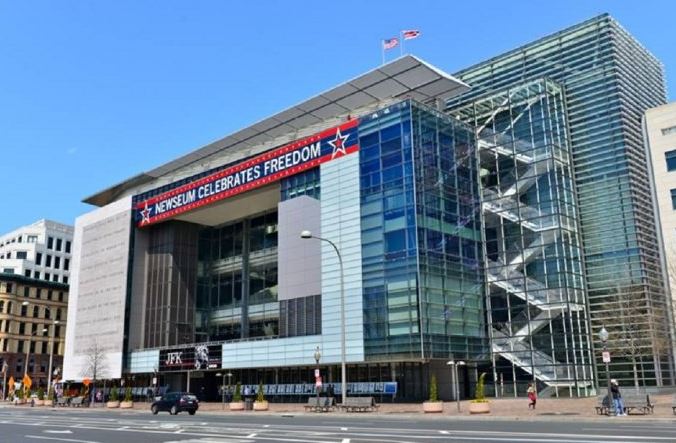 Termina el año y cierra el Newseum, el museo de la prensa en Washington