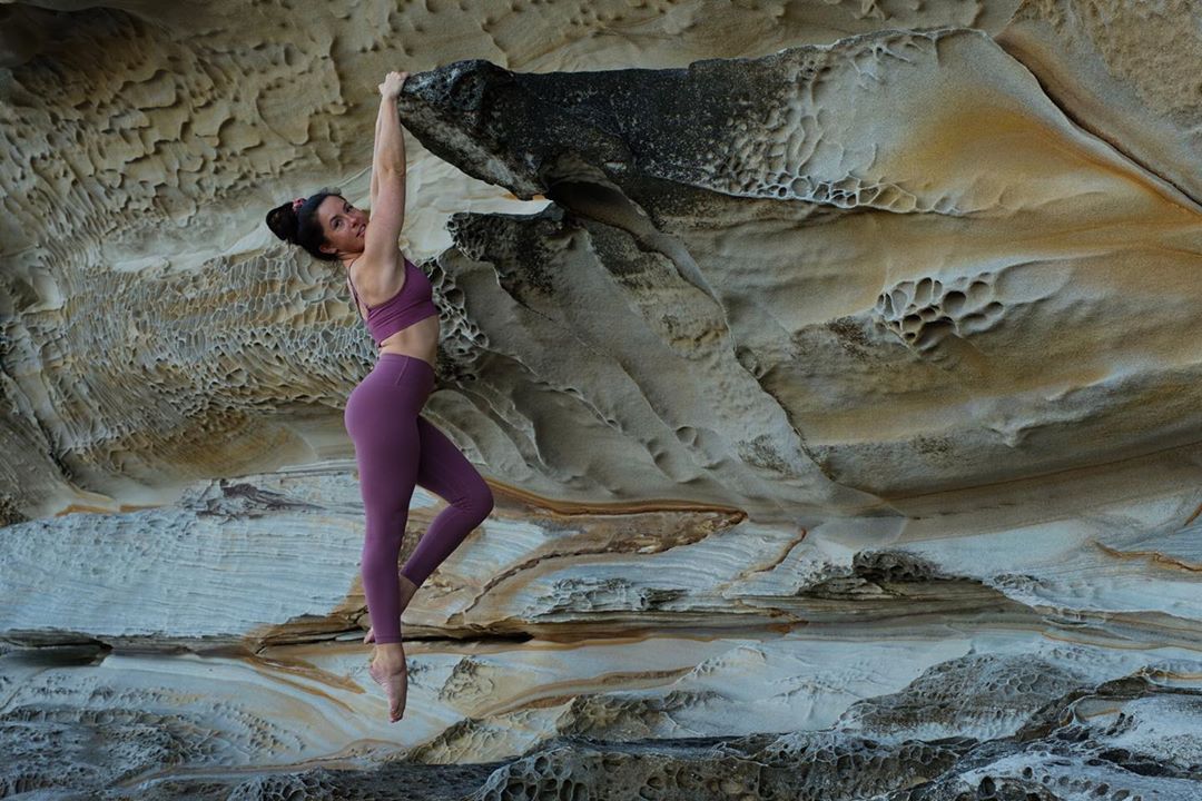 Lola, la EXÓTICA australiana que te exhibe infinitas posibilidades en un batitubo (Video + UFF)