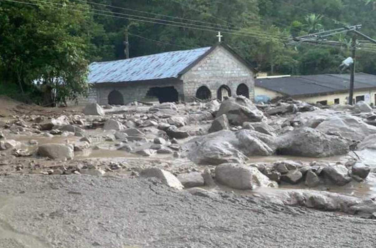 Al menos siete muertos por la crecida de una quebrada en Colombia