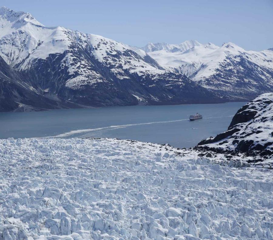 Pizzería de Alaska ofrece entregas a domicilio vía aérea