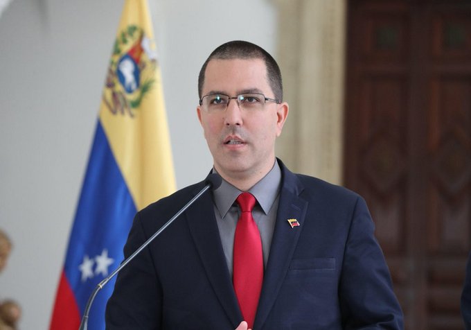 ¡Arreaza por enésima vez se quejó de algo! Twitter le restringió otra cuenta al régimen chavista