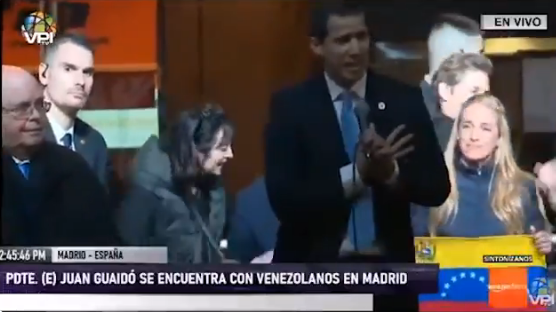 EN VIDEO: Guaidó se arrodilla y entre lagrimas pide perdón a los venezolanos