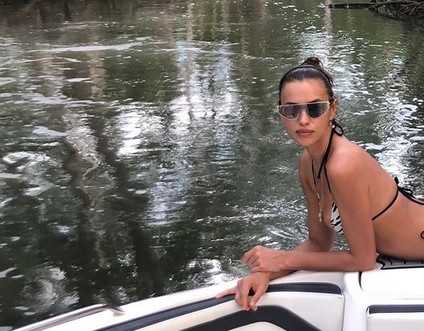 Irina Shayk tomar el sol con este bikini (Fotos)