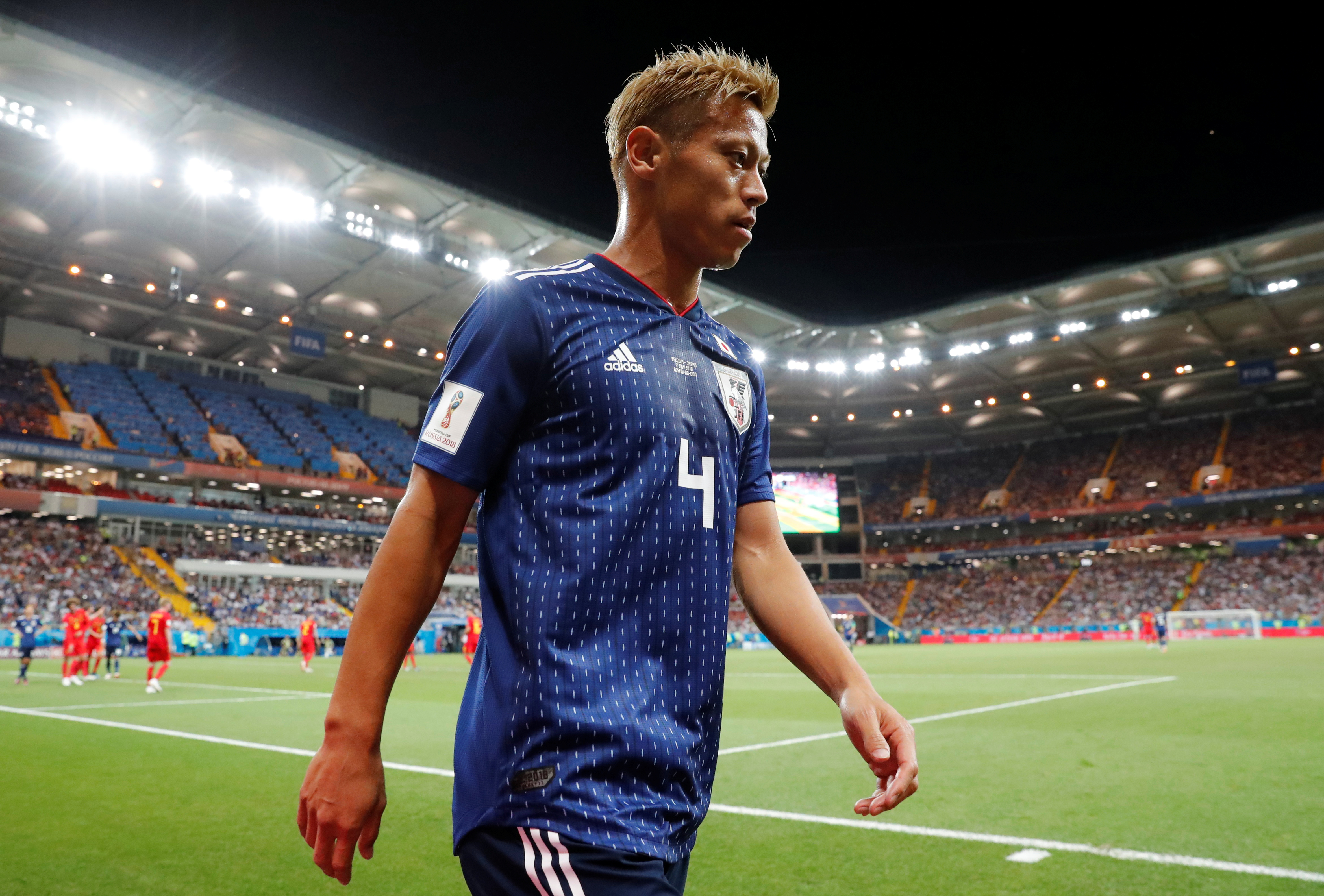 El Botafogo anunció el fichaje de Keisuke Honda… ¡con un Game Boy! (Video)