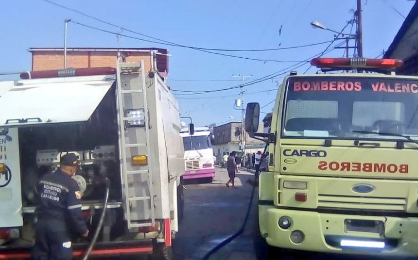 Reportan incendio en edificio de Valencia #22Feb