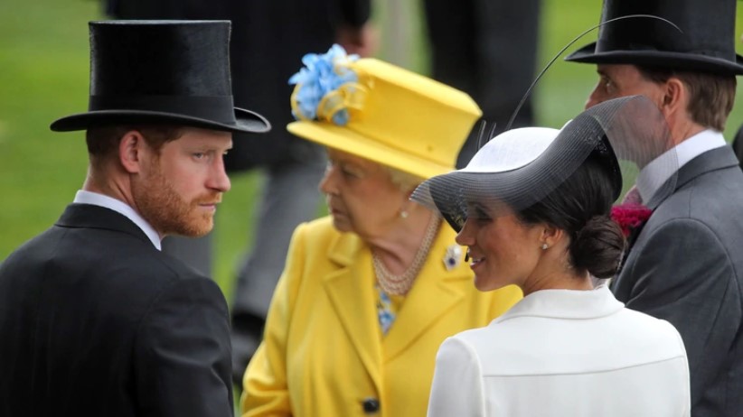 Los jóvenes apoyan a Meghan y los mayores a la monarquía, según una encuesta