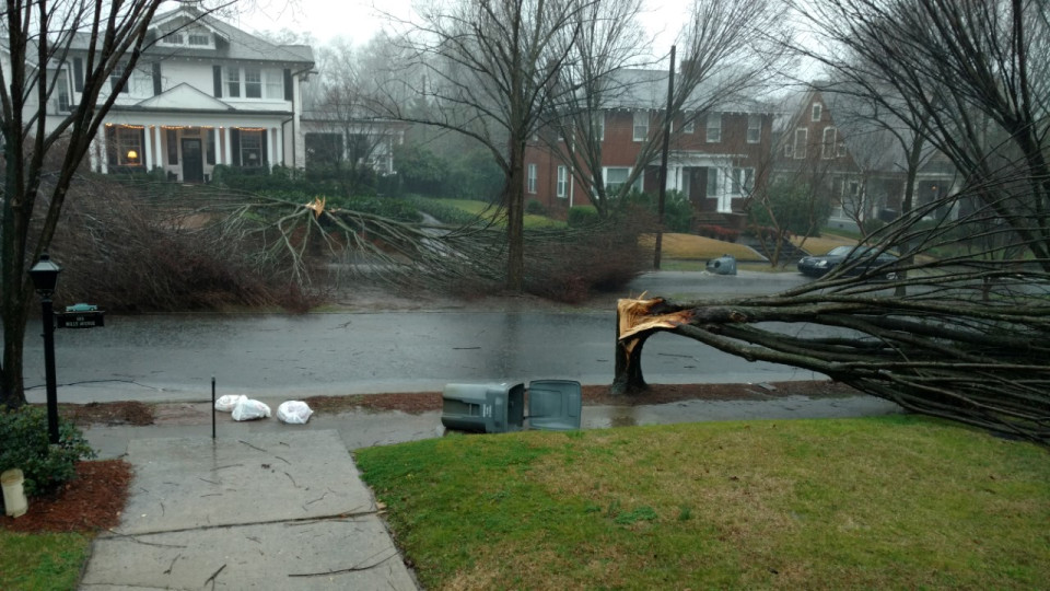 Poderosas tormentas en EEUU dejaron cinco personas muertas (videos)