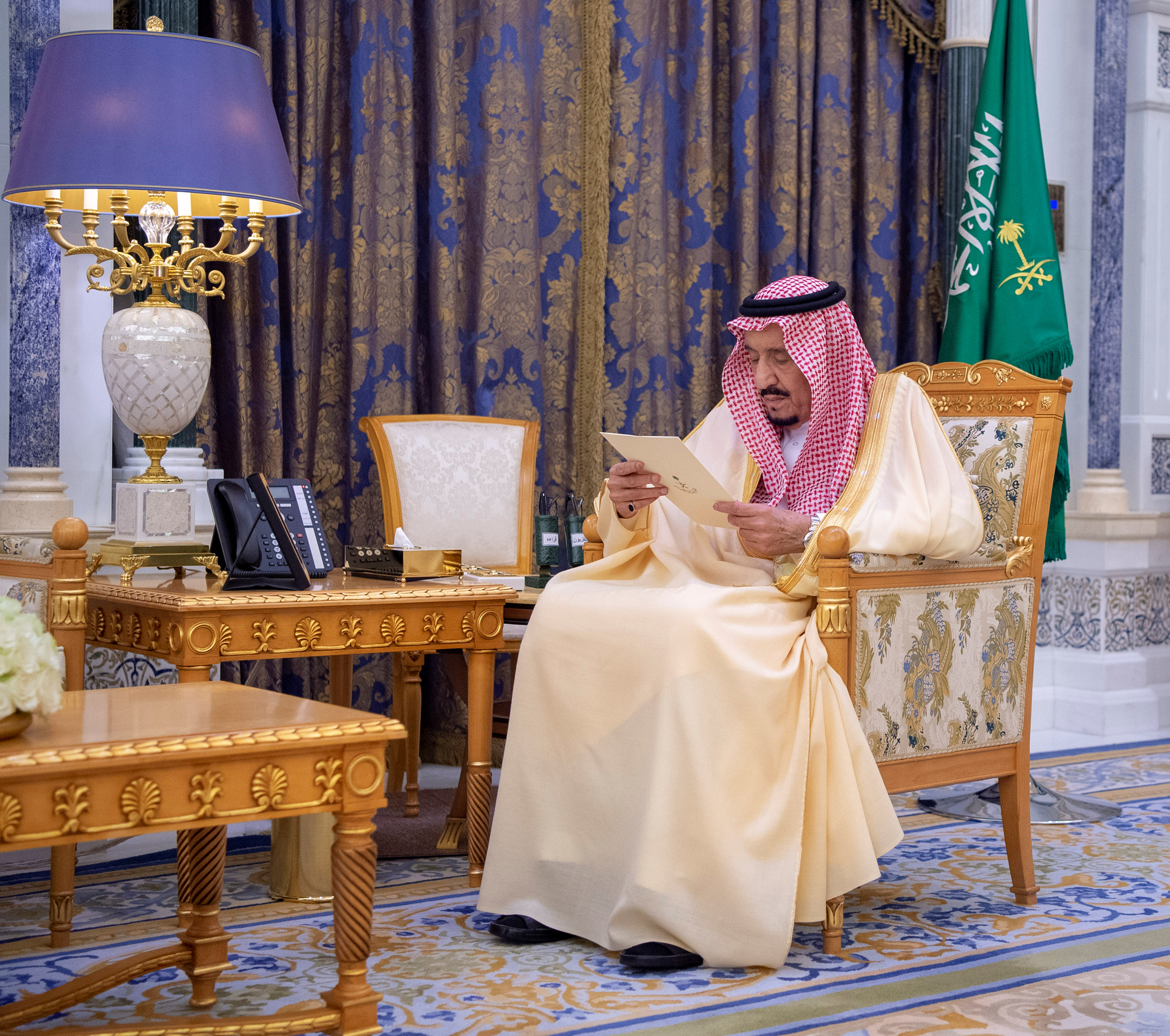 La agencia oficial saudí difunde fotos del rey Salman entre rumores sobre supuesta sucesión