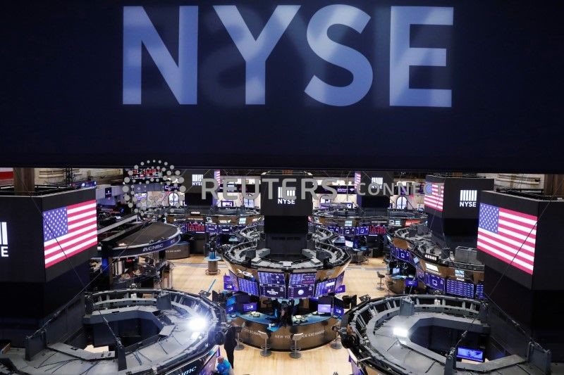 Wall Street cerró en alza esperanzada en que se acuerde nuevo plan de ayuda en EEUU