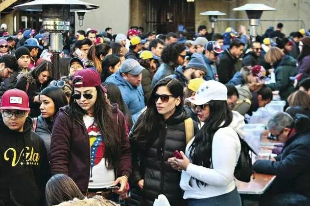 Al menos 140 venezolanos en Chile solicitaron un vuelo humanitario (Video)