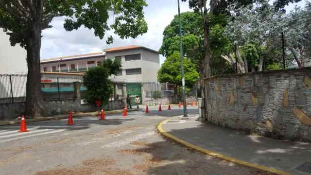 Padres y representantes muestran preocupación por actos políticos en los colegios