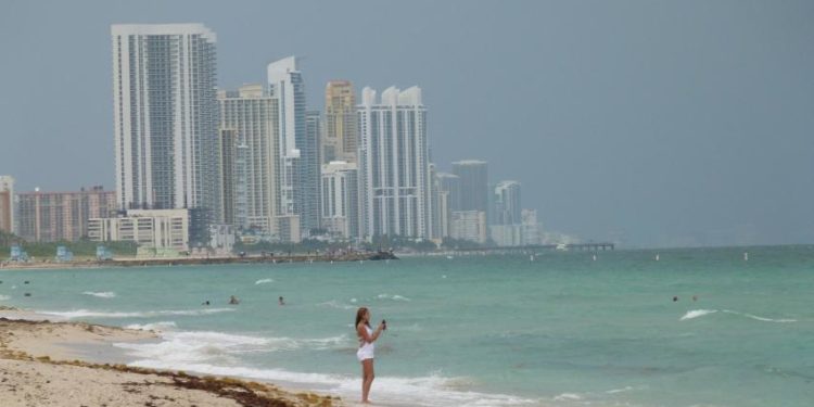 Jueves de mucho calor en el sur de Florida, el viernes de nuevo un frente frío