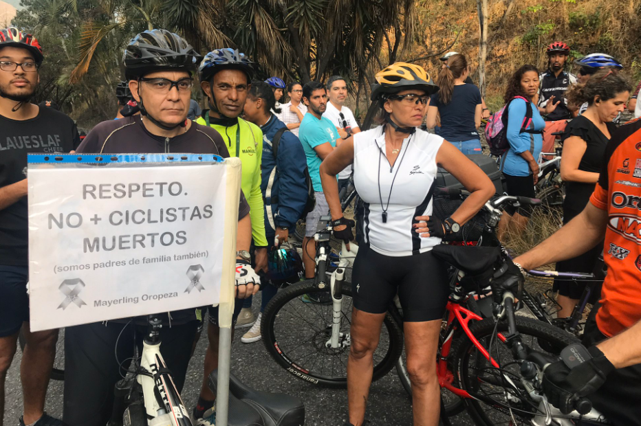 Ciclistas protestaron en Caurimare tras el arrollamiento y muerte de la popular tuitera @Curiosa este #2Mar (Fotos)