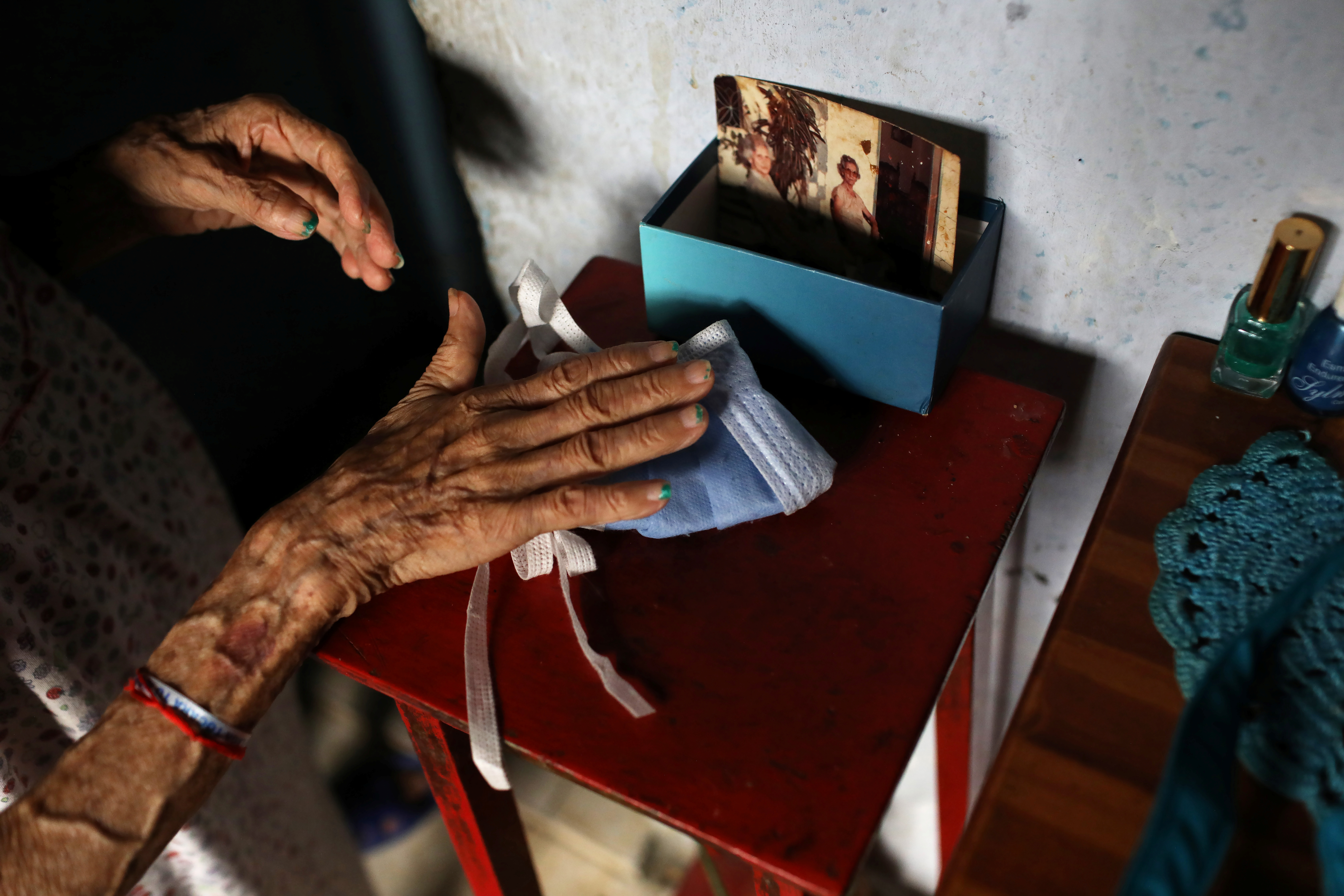 Sumado a la crisis el coronavirus, el pueblo venezolano recibe golpes implacables (Video)