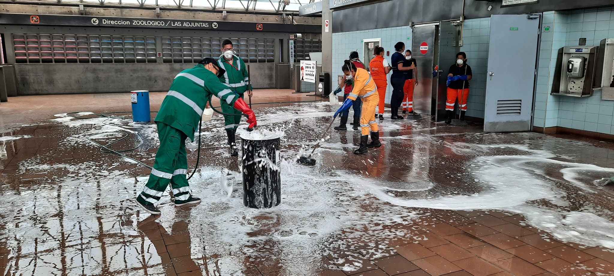 Metro de Caracas aprovecha la pandemia para hacer limpieza profunda en varias estaciones #1Abr (FOTOS)