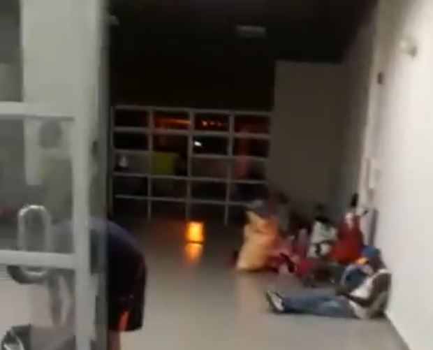 Las condiciones infrahumanas en las que se encuentran más de 1.000 venezolanos en el puente Las Tienditas (Videos)