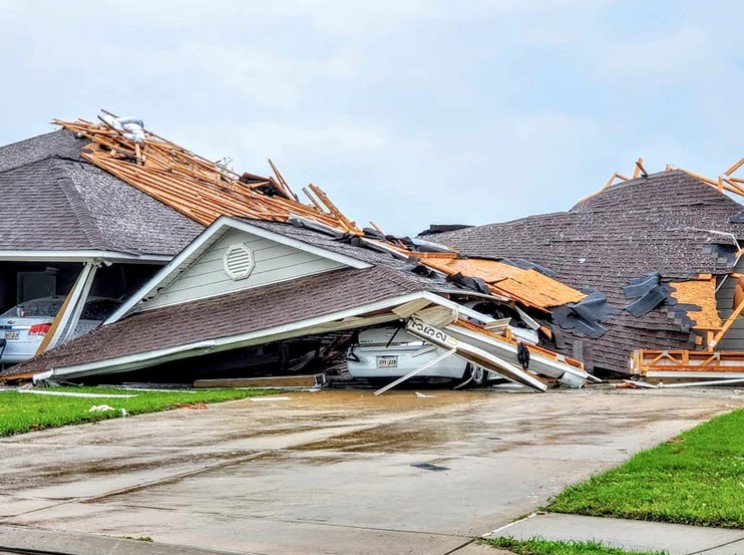 Aumentan a 11 los muertos en EEUU por tornados en Misisipi