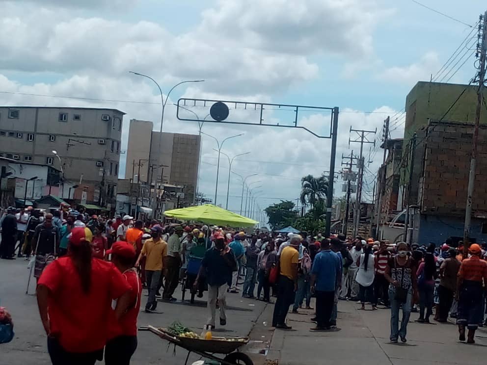 Los monaguenses violan la cuarentena porque hay hambre #23Abr (fotos)