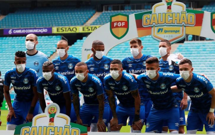 “Jugar con mascarillas”: La singular propuesta de un virólogo de Bélgica para la reanudación del fútbol