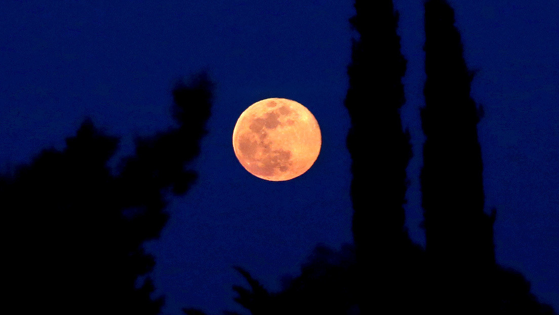 Amor y energía: Rituales para aprovechar la superluna rosa