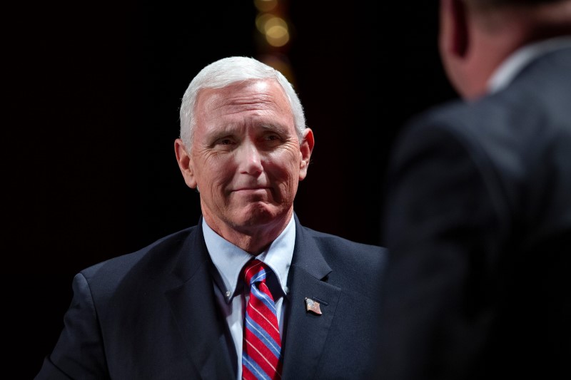 Mike Pence se aislará luego de que asesor fuera diagnosticado con coronavirus