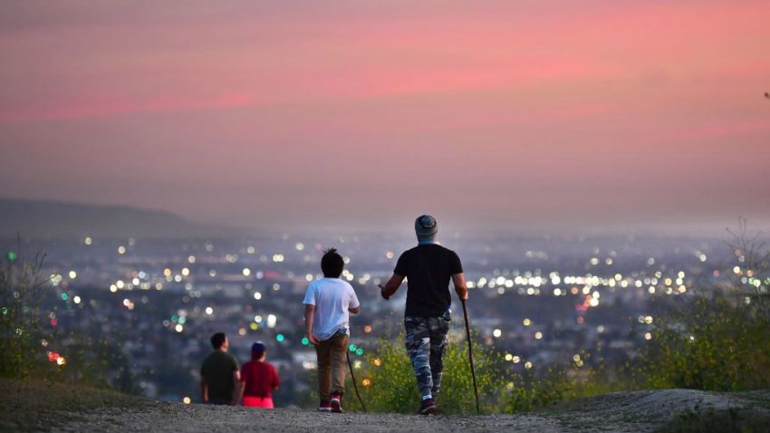 Abren campos de golf y parques en Los Ángeles