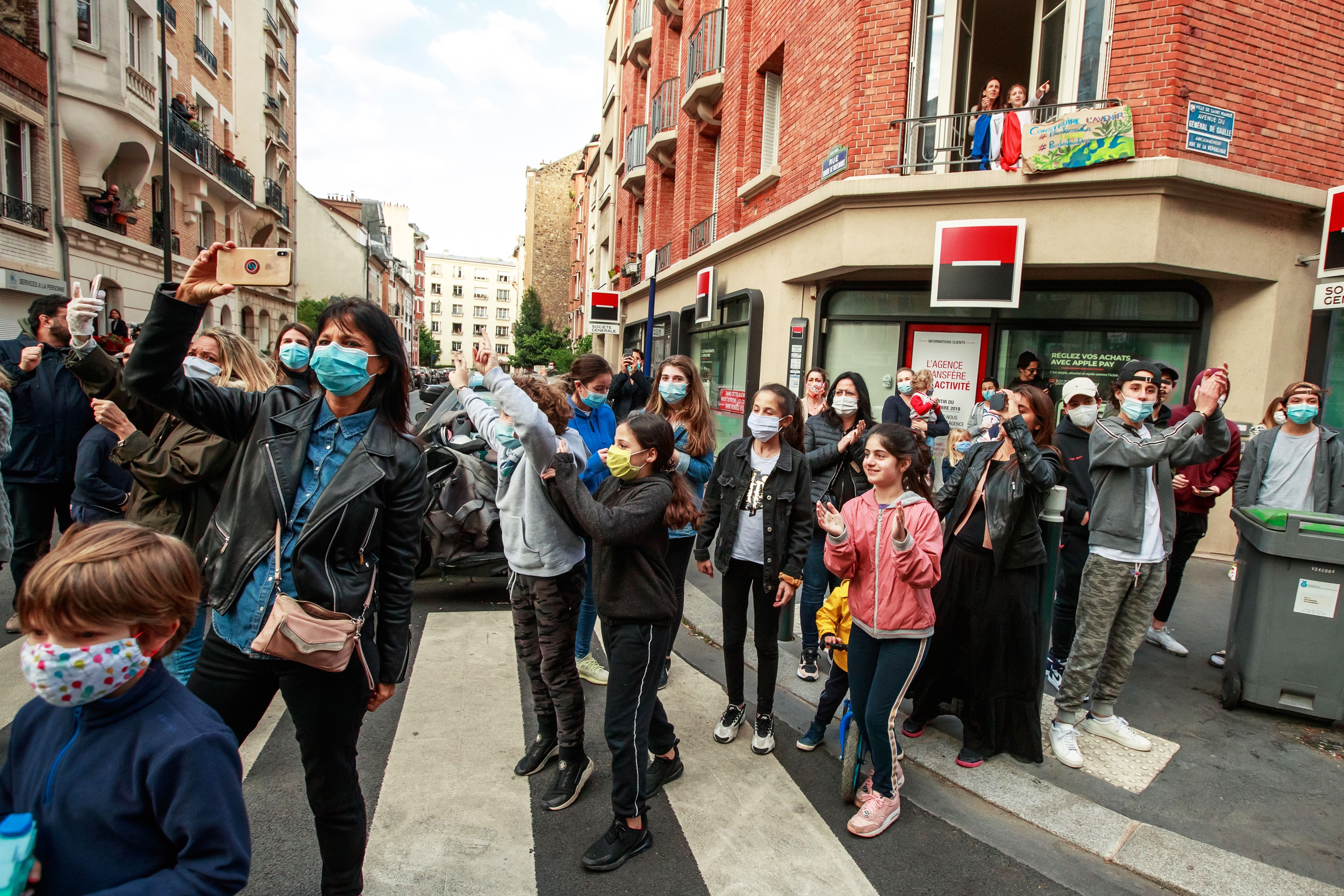 Francia pondrá en cuarentena a viajeros que vengan de España