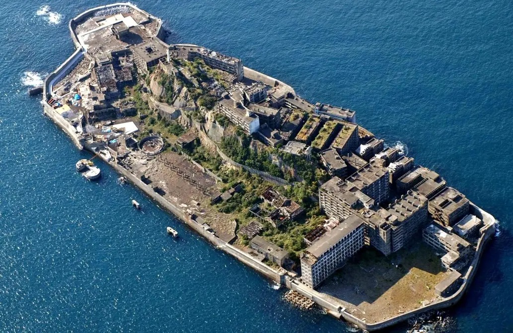 Hashima, la superpoblada isla que compró Mitsubishi y hoy es un lugar fantasma