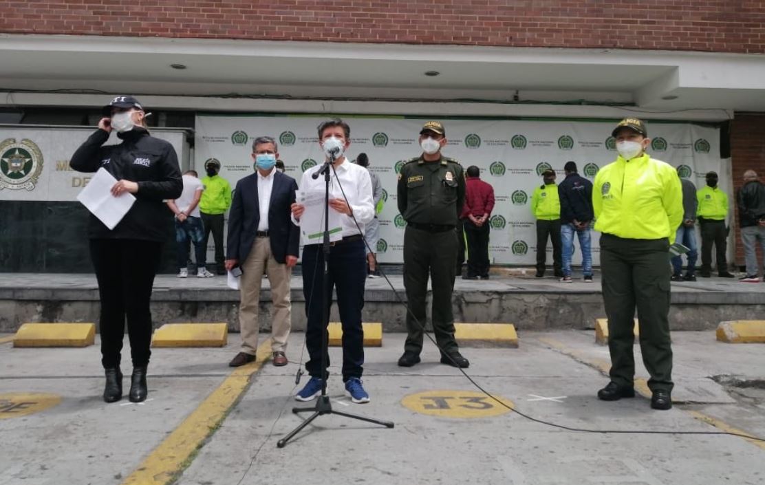 “Destruir a Bogotá no arreglará la Policía”: Claudia López, conmovida, rechaza graves disturbios (VIDEO)